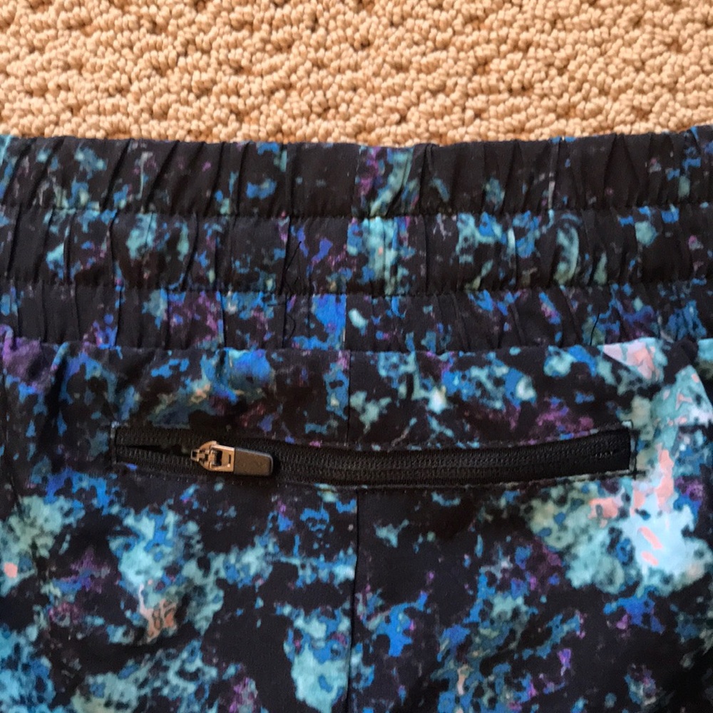 Fabletics athletic shorts - Picture 3 of 6